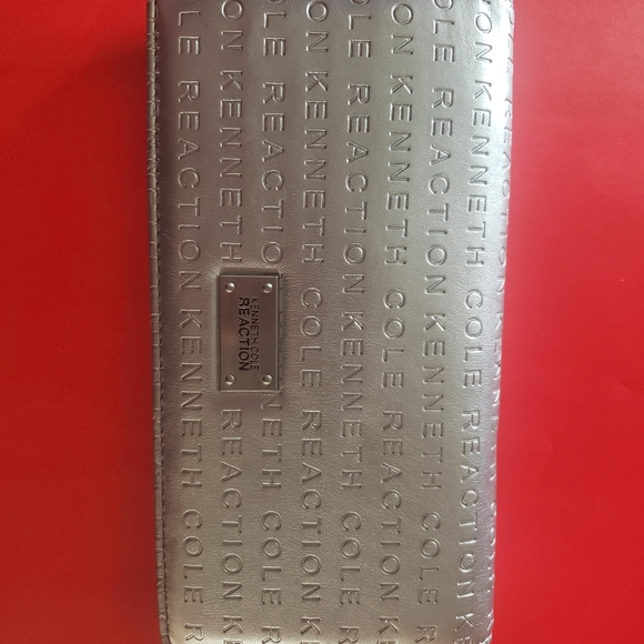 Kenneth Cole Reaction silver wallet - Picture 3 of 8
